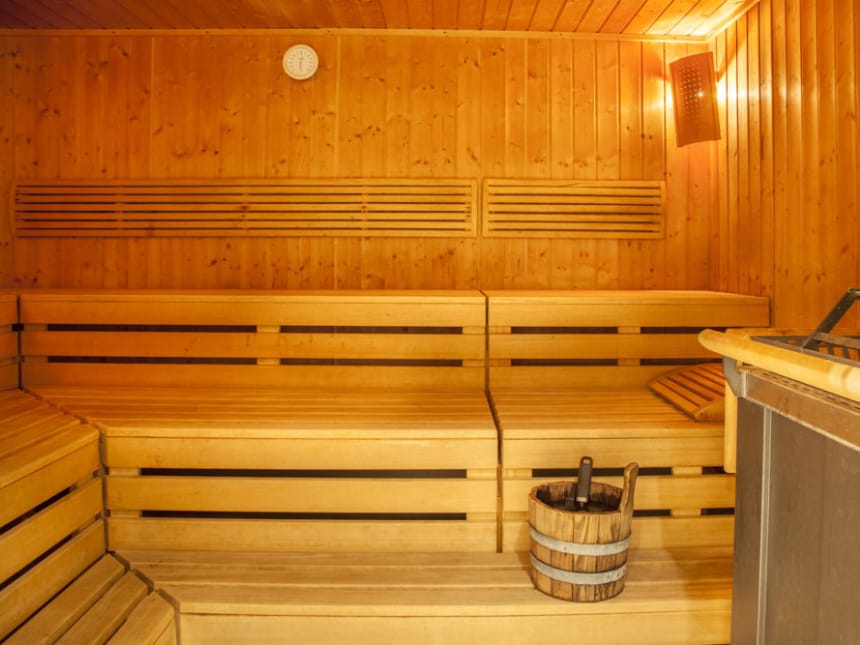 Sauna mit Sitzbänken