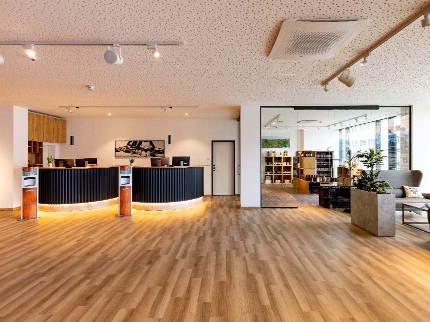 moderne Rezeption im MK Hotel Passau